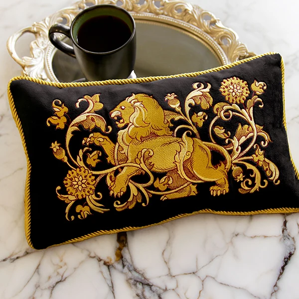 Heraldic Lion Crest - Image 4